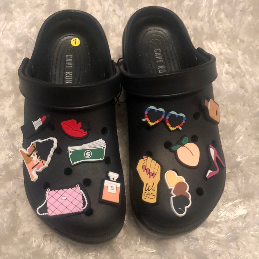 Cape Robbin Crocs